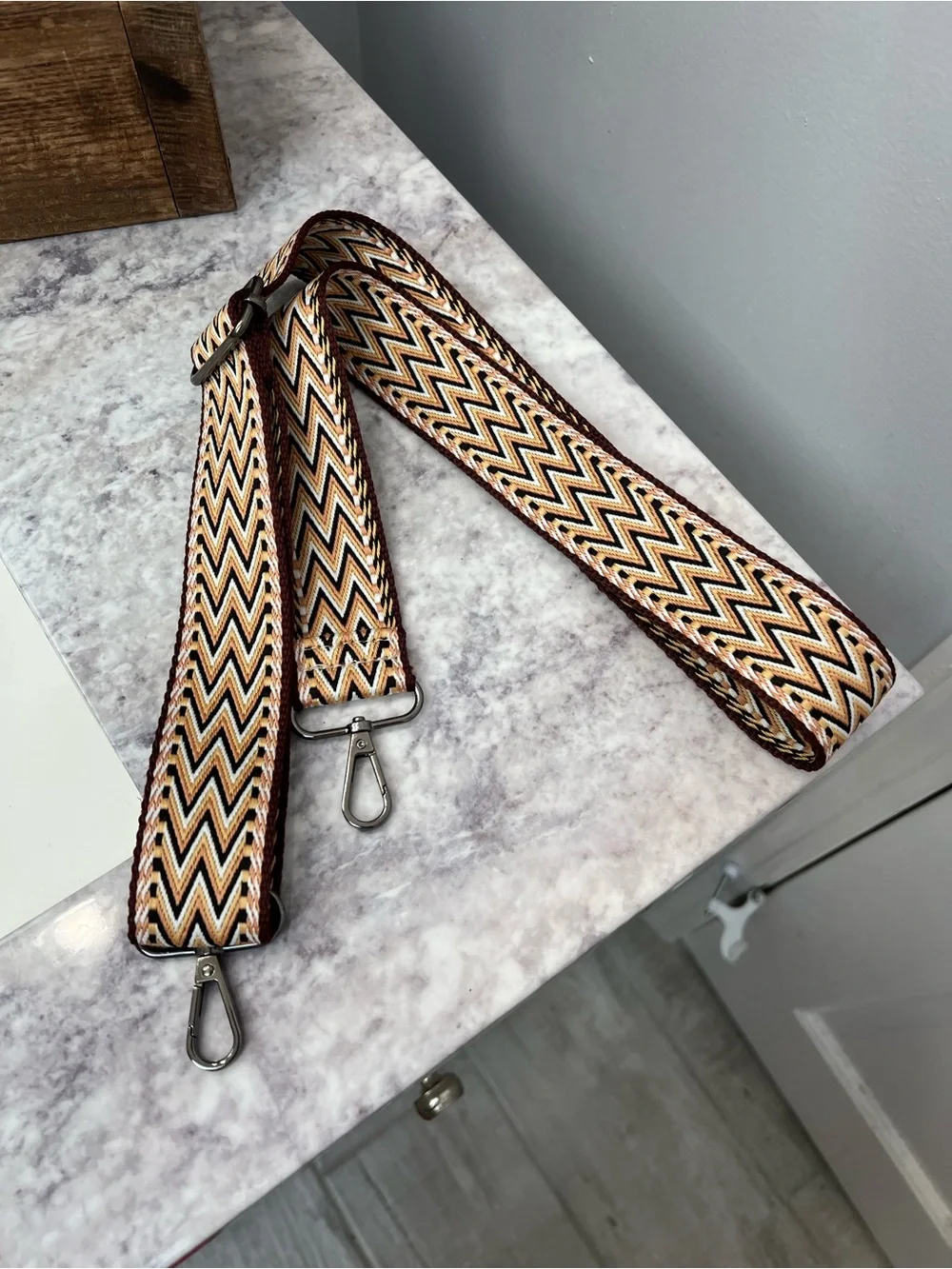 Adjustable Zigzag Woven Bag Strap in Tan, Brown & Black